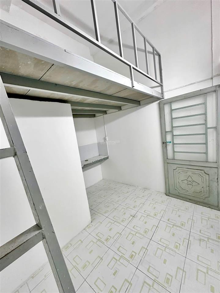 Cho thuê nhà trọ gác lửng, 1wc, 20m2, 2,5 triệu tại bùi văn ba, p tân thuận đông, q.7, tp.hcm