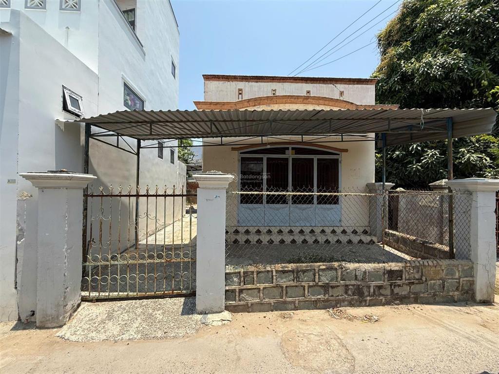 Bán đất tặng nhà cấp 4 ngay trung tâm phan rang