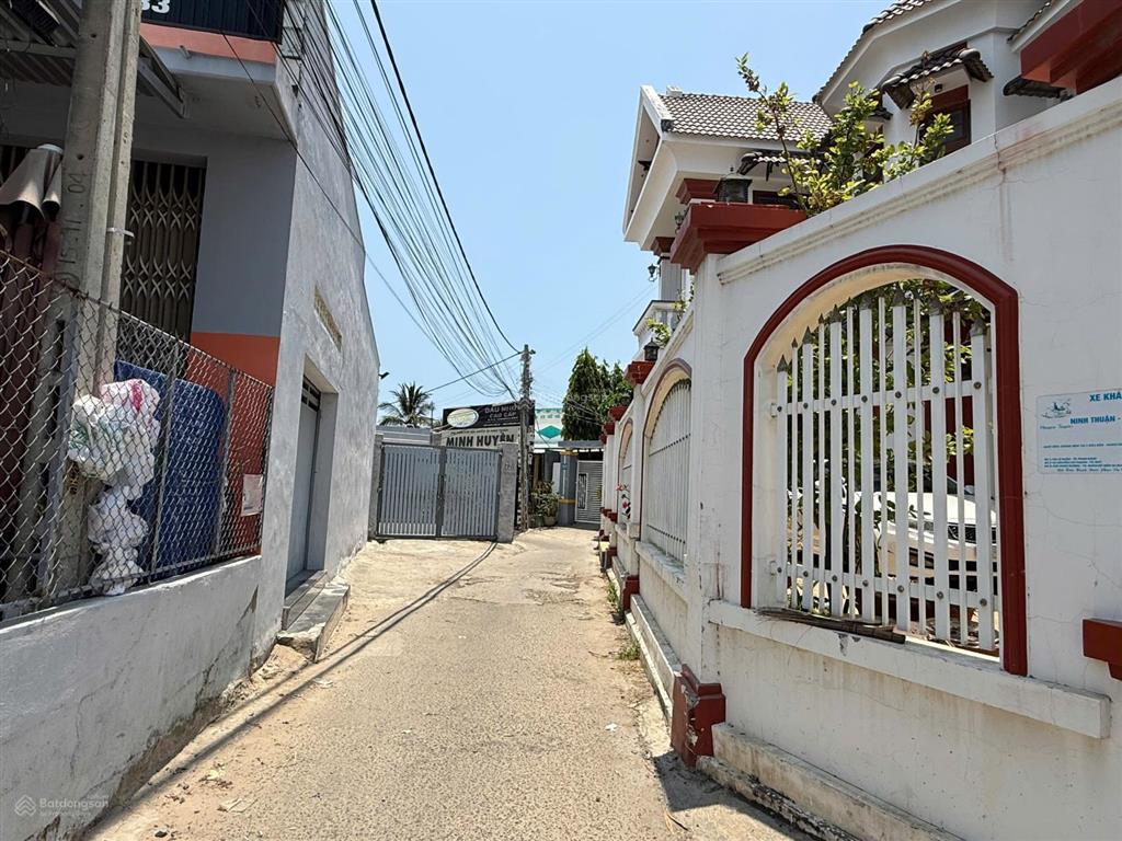 Bán đất tặng nhà cấp 4 ngay trung tâm phan rang