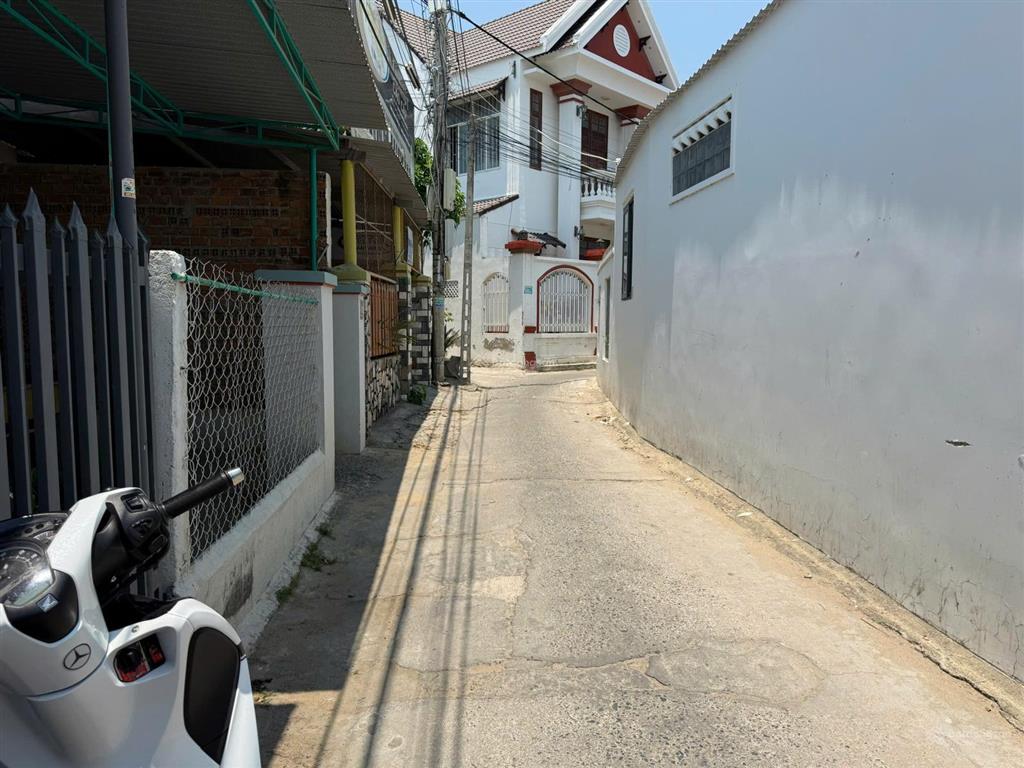 Bán đất tặng nhà cấp 4 ngay trung tâm phan rang