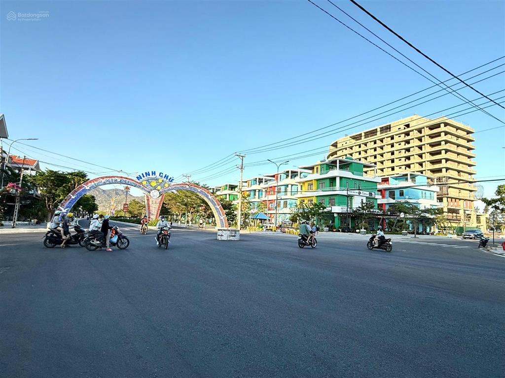 Đất biển ninh chử  mặt tiền trần anh tông
vị trí vàng chỉ vài bước chân ra biển