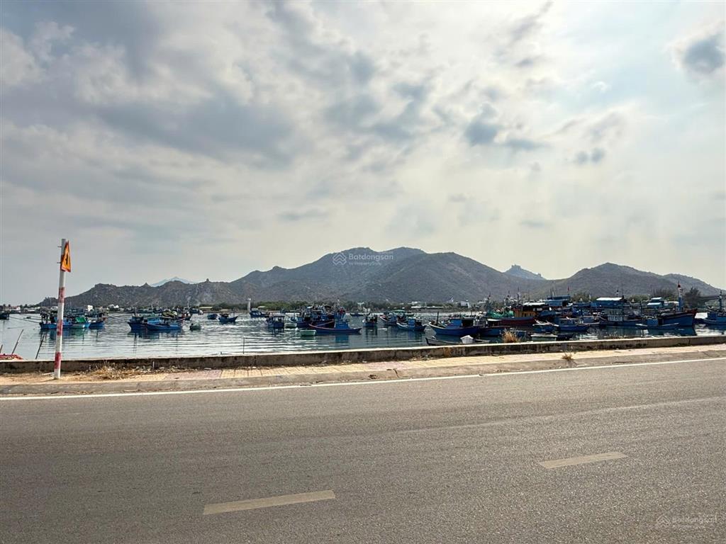 Bán đất mặt tiền đầm nại  view biển đẹp, 2 mặt tiền, tiềm năng kinh doanhoanh