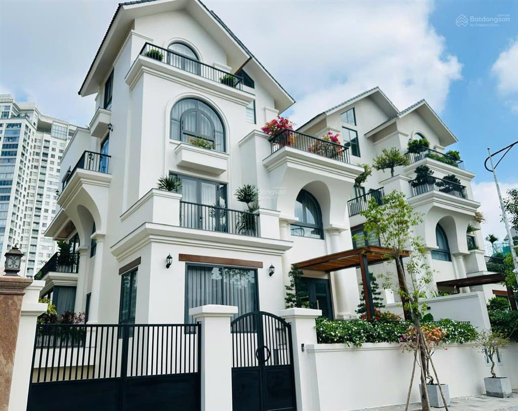 Cho thuê biệt thự saigon đảo kim cương quận 2. full nội thất cao cấp  14*20m  1 hầm 1 trệt 3 lầu