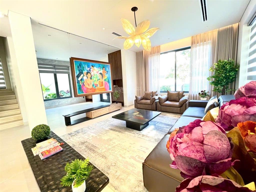 Cho thuê biệt thự saigon đảo kim cương quận 2. full nội thất cao cấp  14*20m  1 hầm 1 trệt 3 lầu