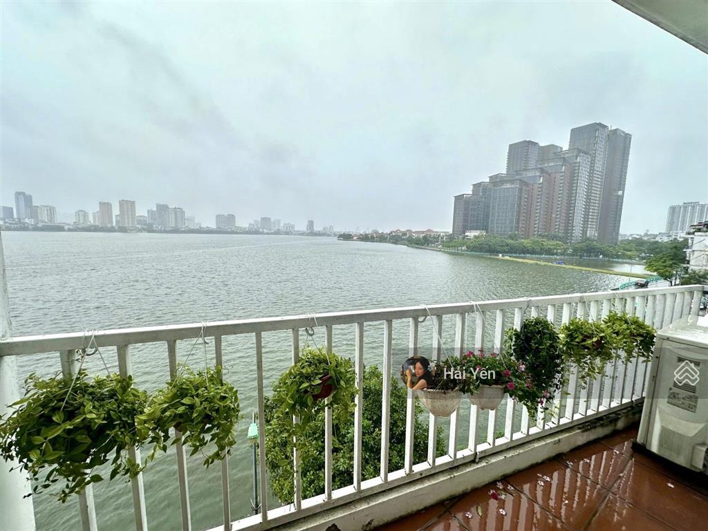 Apartment  mặt phố quảng khánh  125m x 6t  dòng tiền 10.000 usd/th  view hồ  giá 155 tỷ (tl)