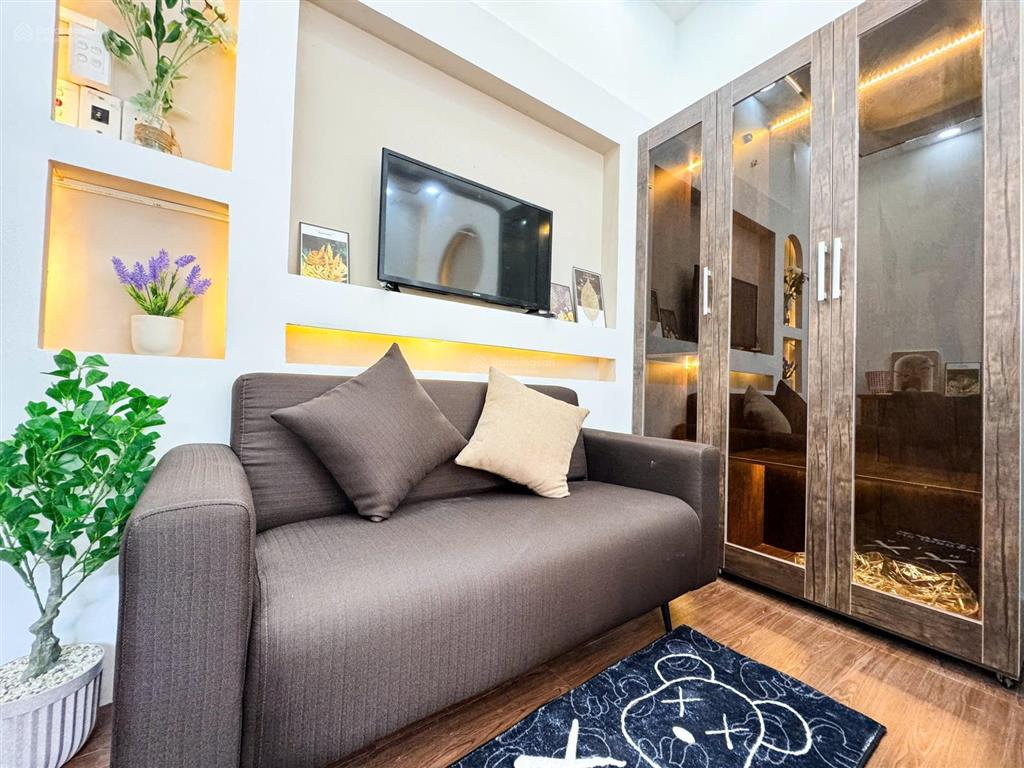 Dưới 8 tỷ bán luôn bán gấp!!mặt tiền k300ngang4,2mnhà 2 tầng đẹptặng full nội thất