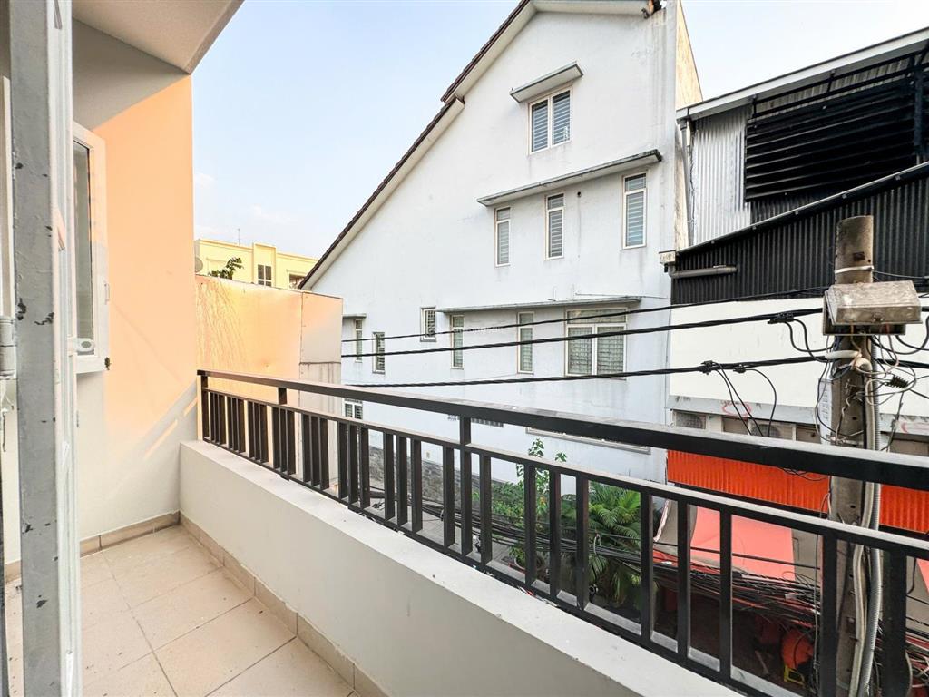 Dưới 8 tỷ bán luôn bán gấp!!mặt tiền k300ngang4,2mnhà 2 tầng đẹptặng full nội thất