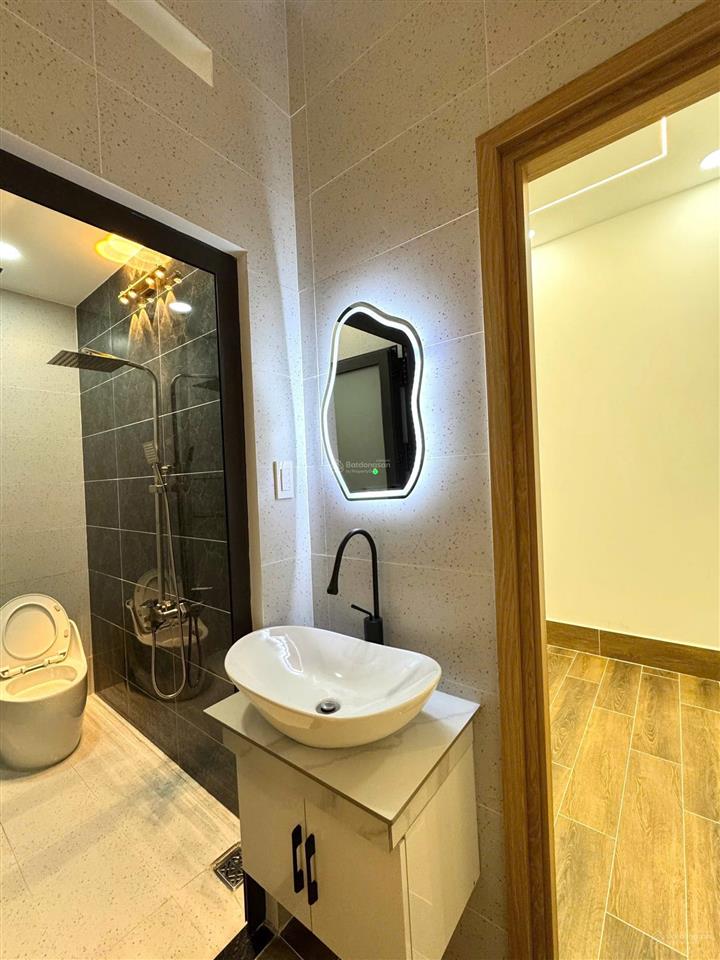 Duy nhất 9,8 tỷ tl siêu phẩm 5 tầng (xây 2023)  khu vip bàu cát dt 4x16m 67m2 mua nhanh ạ!!!!