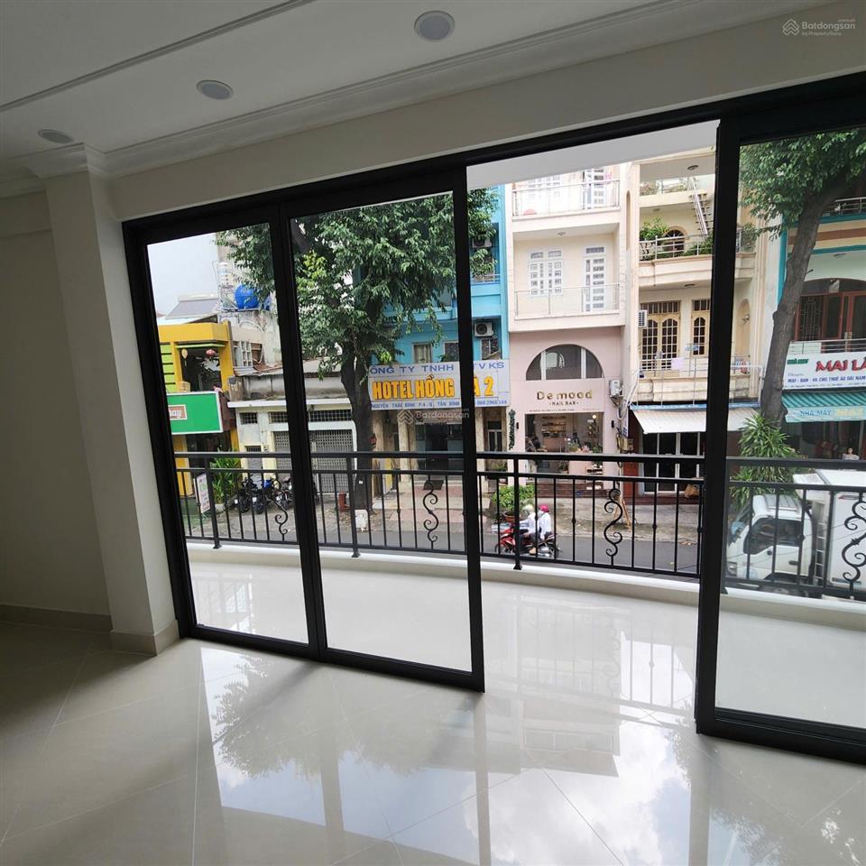 Duy nhất!!! chỉ 11.5 tỷ tl mtkd nguyễn thái bình ngang 10m 3 tầng mới tinh gần sân bay, vincom
