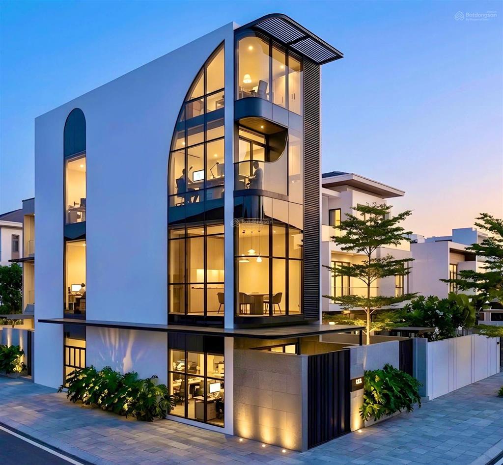 Cho thuê toà nhà góc 2mt  ni sư huỳnh liên nhà 4 tầng dt khủng 4,6x26m 75 triệu/ 1 tháng