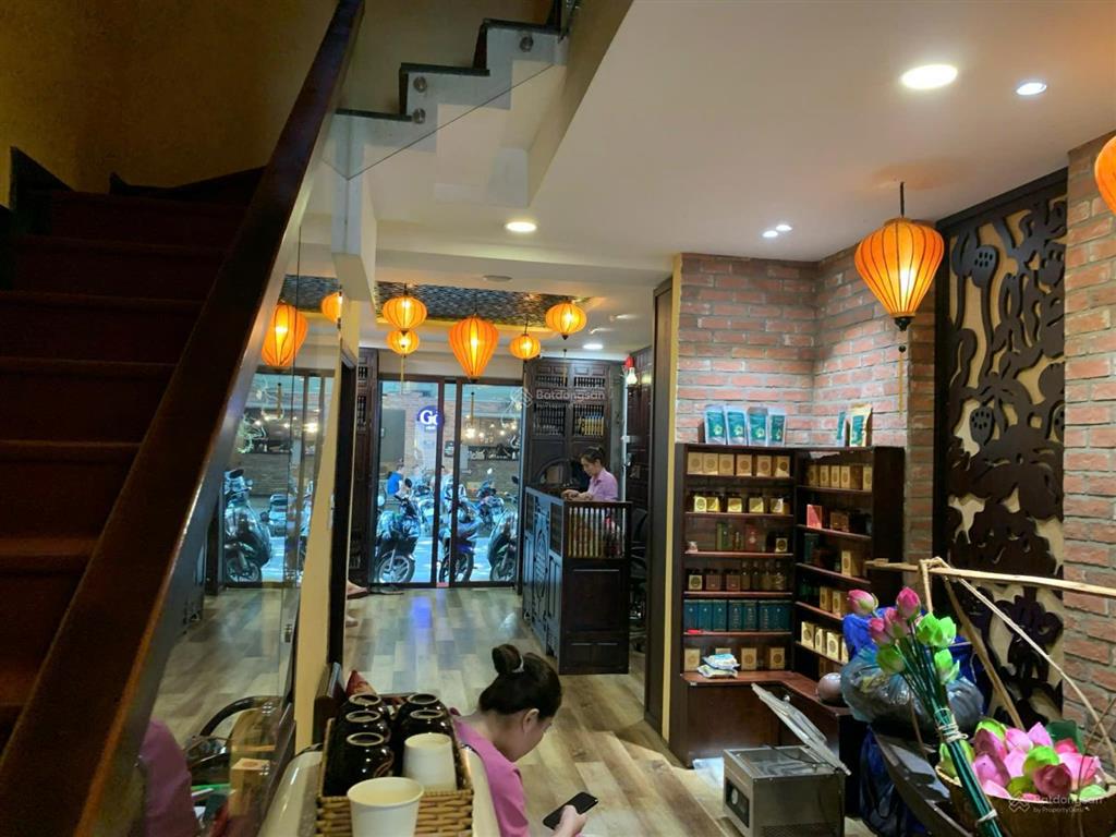 Rẻ quá  cho thuê mt bàu cát 1 lô 2 mặt tiền 6 tầng đẹp chỉ 40tr/tháng