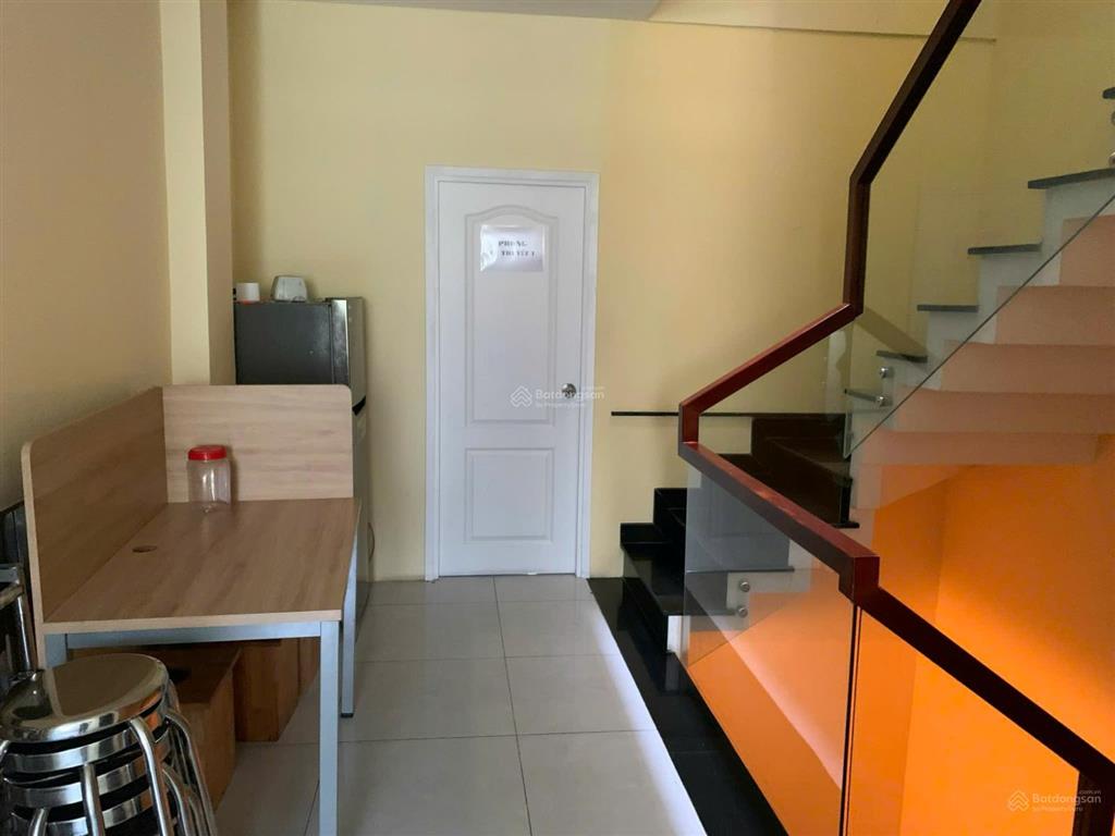 Rẻ quá  cho thuê mt bàu cát 1 lô 2 mặt tiền 6 tầng đẹp chỉ 40tr/tháng