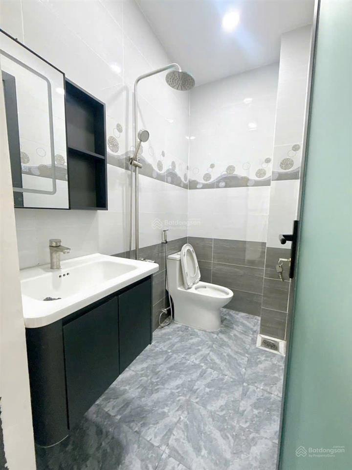 Chỉ 9 tỷ hxh 7m khu bàu cát  dt 4x18m 71m2  2 tầng ở ngay  hiếm khó tìm