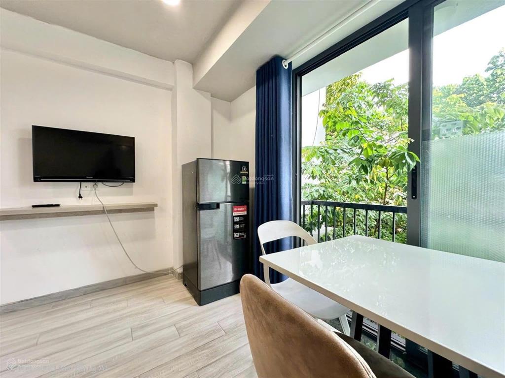 Studio ban công full nội thất trần quang diệu, quận 3 gần cầu công lý | view cây xanh