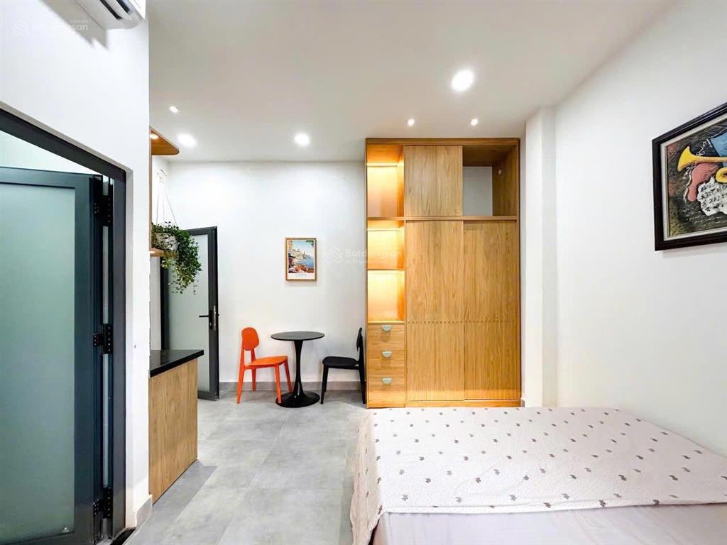 Căn hộ dịch vụ  thang máy cho thuê 30m2 tại lạc long quân, 6,3 triệu, hàng hot!!!