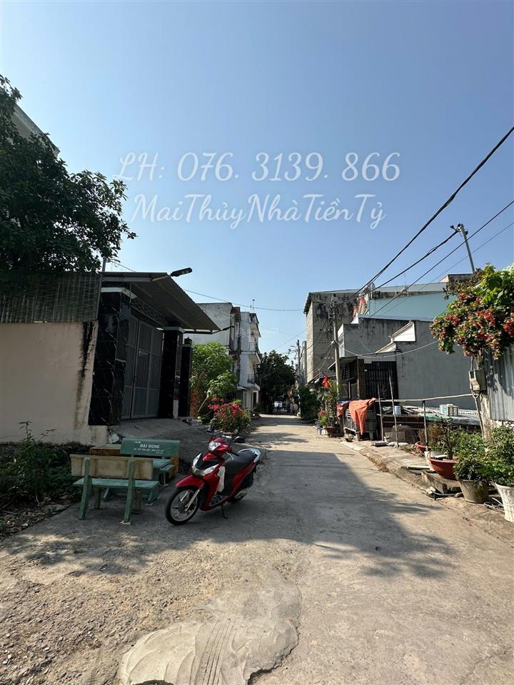 Bán nhà 3t  giá 6.x tỷ  lê văn lương  đường xe tải  dt 5.9 x 21m  hoàn công  kdc hiện hữu
