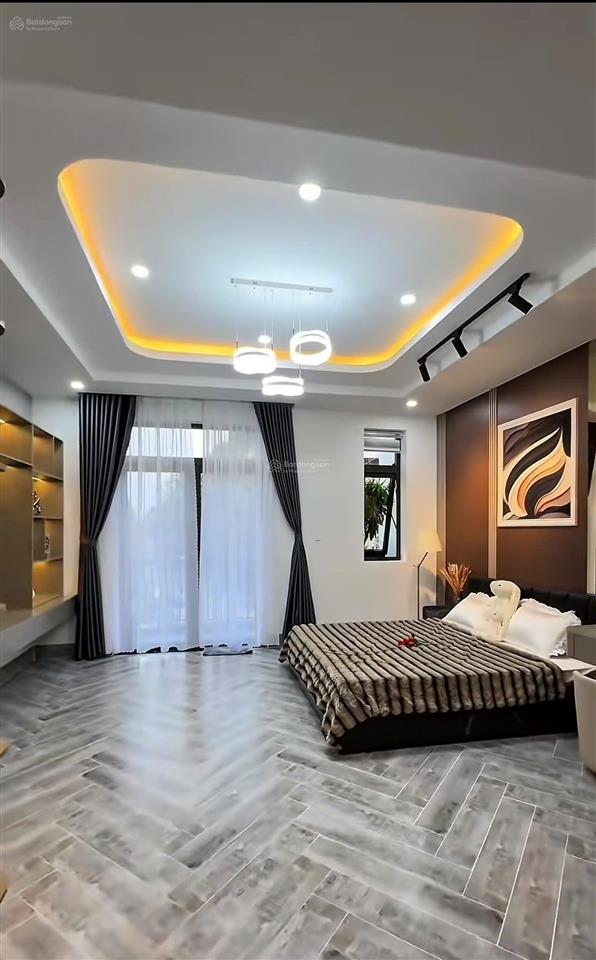 Hiếm! giá 8. x tỷ kế quận 7 dương cát lợi có thang máy  đường xe tải dt 5 x 12 kdc hiện hữu.