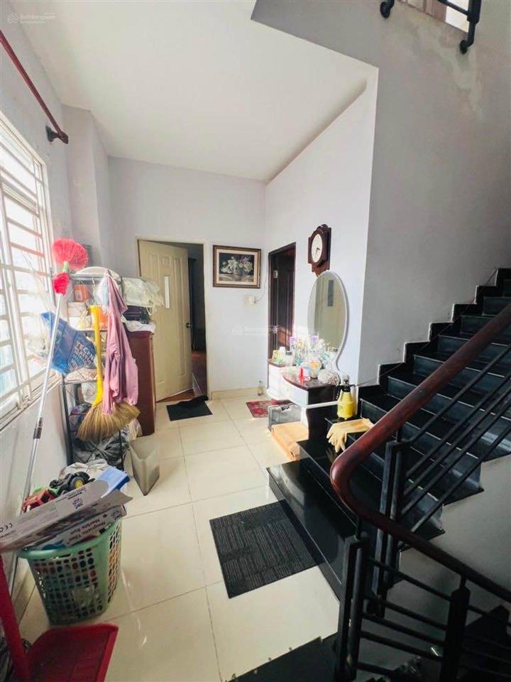 Biệt thự lô góc view đẹp tân thuận quận 7 3 tầng 6pn, 8wc shr xe hơi tránh nhau giá 12 tỷ hơn