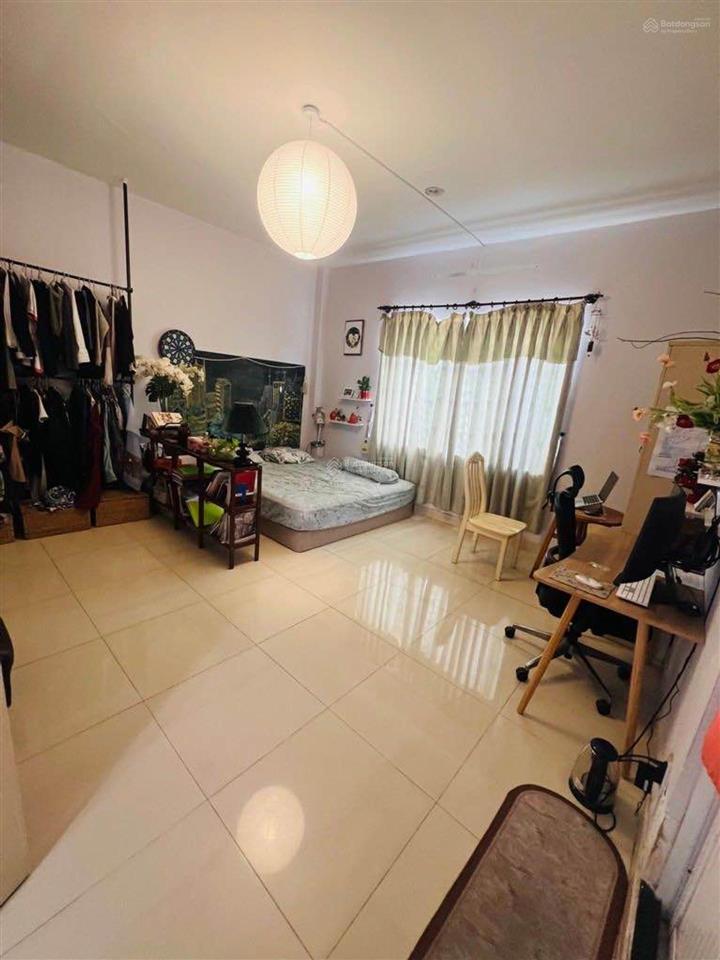 Biệt thự lô góc view đẹp tân thuận quận 7 3 tầng 6pn, 8wc shr xe hơi tránh nhau giá 12 tỷ hơn