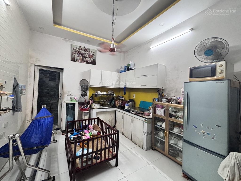 Mua 1 được 2 nhà dòng tiền 30 tr/th 8pn 4 tầng dt 7.1x15m lê văn lương giá 7 tỷ hơn shr.