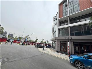 Shop phố biển dt 80m2 đối diện quảng trường, sân khấu sự kiện, tiềm năng lên giá tốt giá 11,5 tỷ