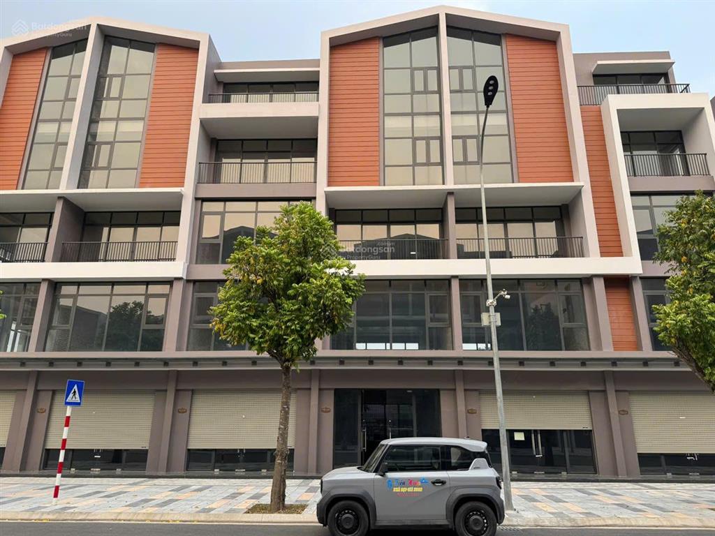 Phố biển với 2 mặt tiền đối diện chung cư 40000 dân, giá 155tr/m2, tiềm năng x3,  0946 455 ***