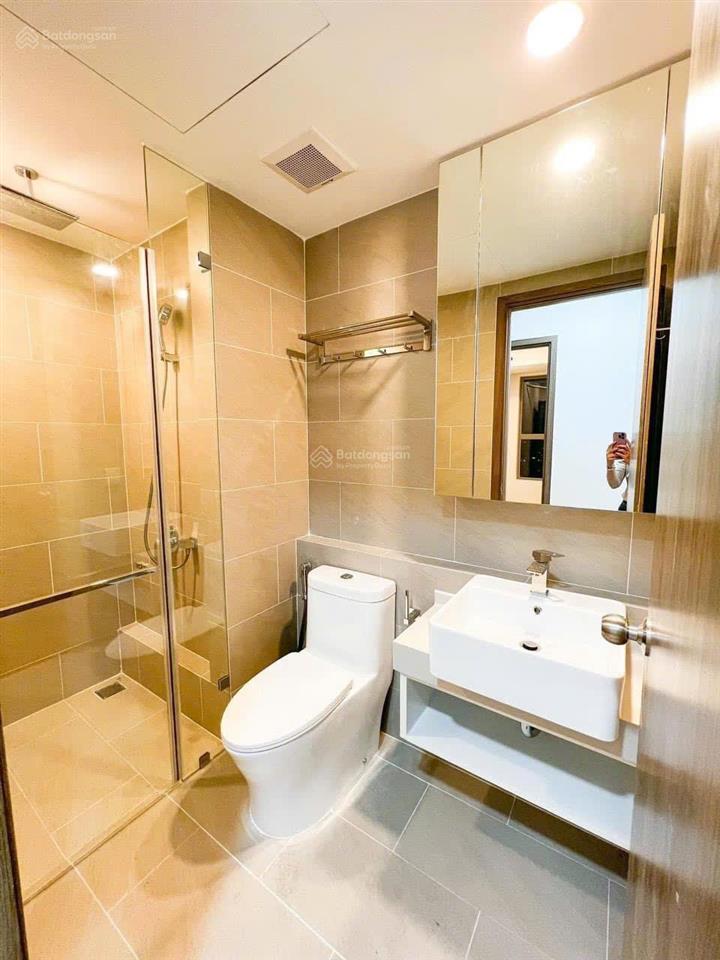 Kẹt tiền bán river panorama quận 7  sổ hồng  2pn, 1wc  giá bán 3,8 tỷ giá hời