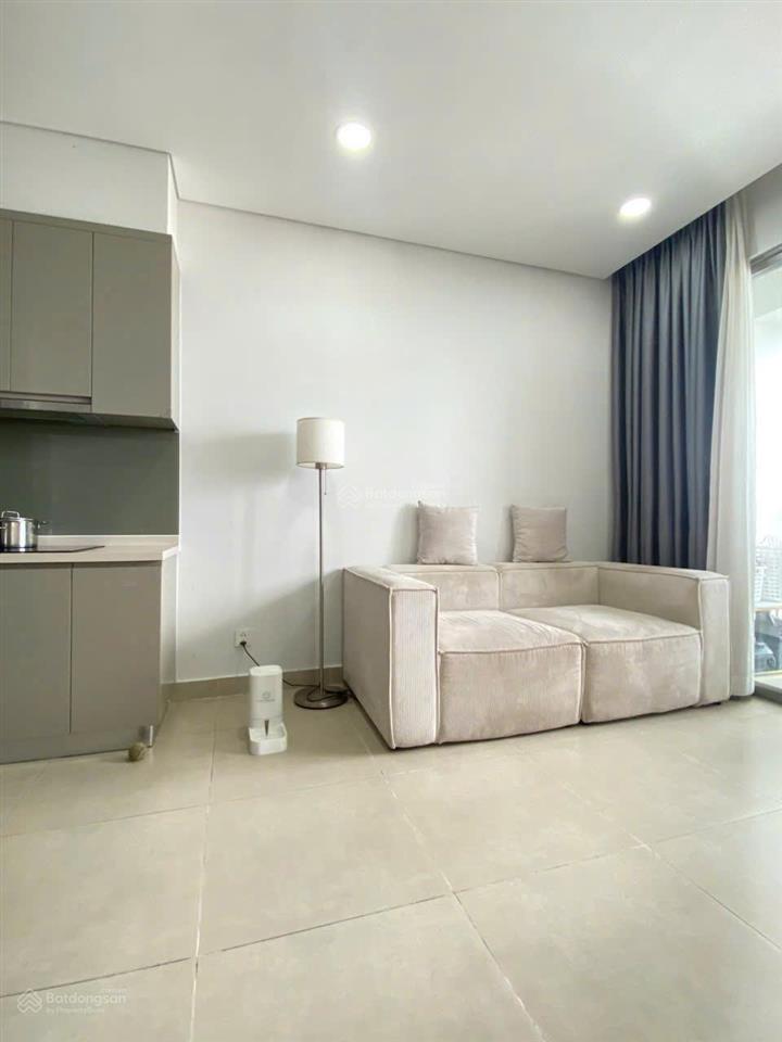 Cho thuê river panorama  65m2, 2pn, 2wc  full nội thất cao cấp  view hướng q1 không bị nắng.