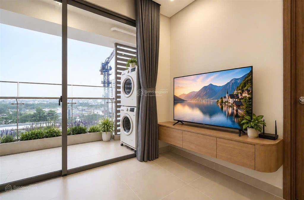 Cho thuê river panorama  65m2, 2pn, 2wc  full nội thất cao cấp  view hướng q1 không bị nắng.