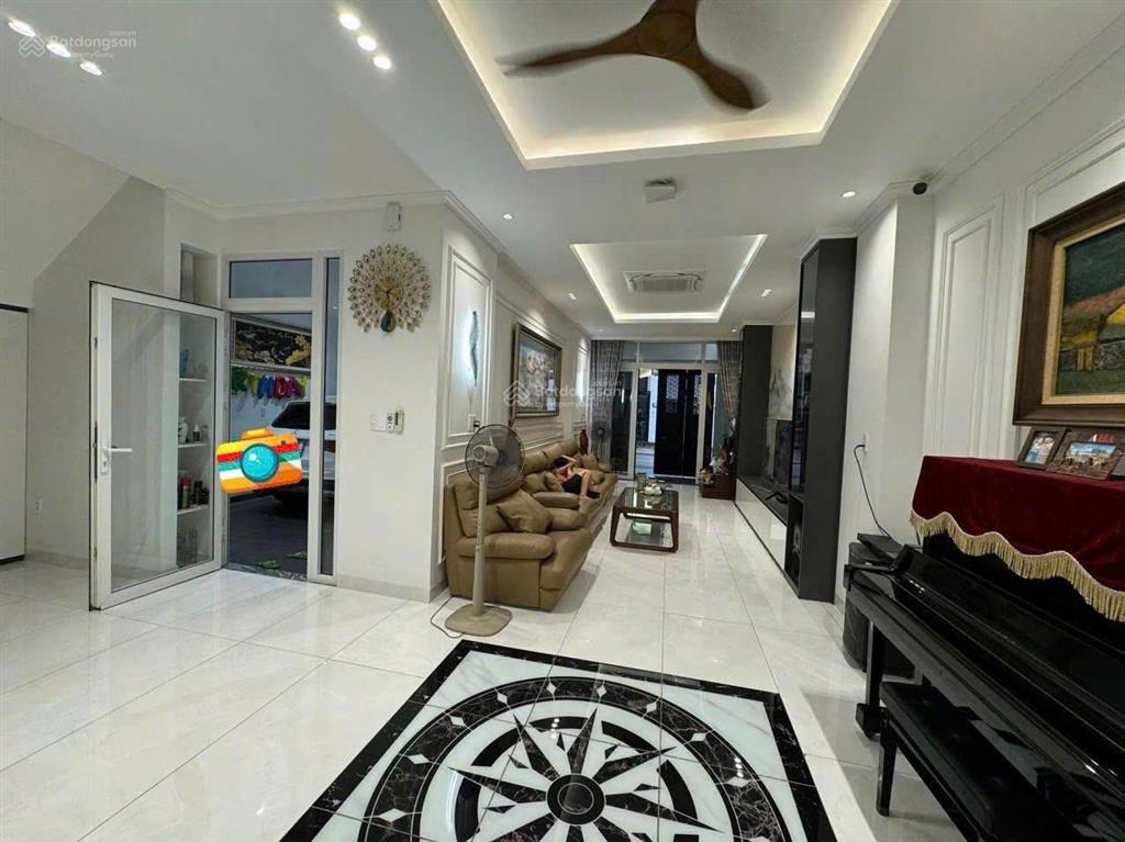 Siêu phẩm nhà nguyên căn nguyễn văn trỗi  phú nhuận