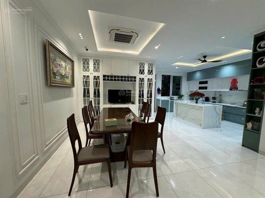 Siêu phẩm nhà nguyên căn nguyễn văn trỗi  phú nhuận