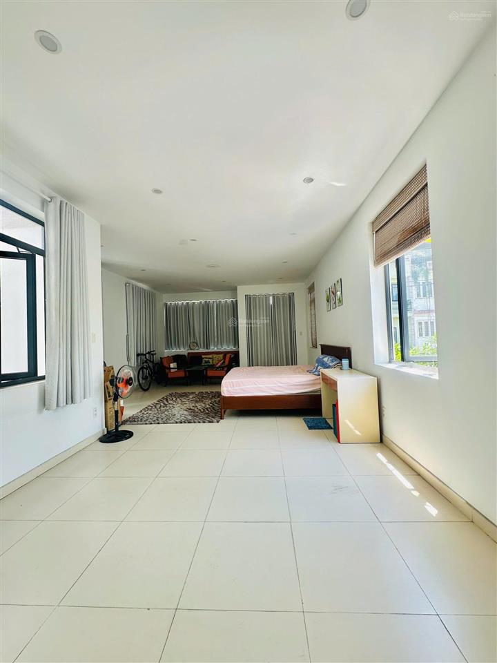 Cho thuê nhà mặt tiền 75 điện biên phủ, phường gia định  ngang 6 mét 5 lầu suốt  giá thương lượng