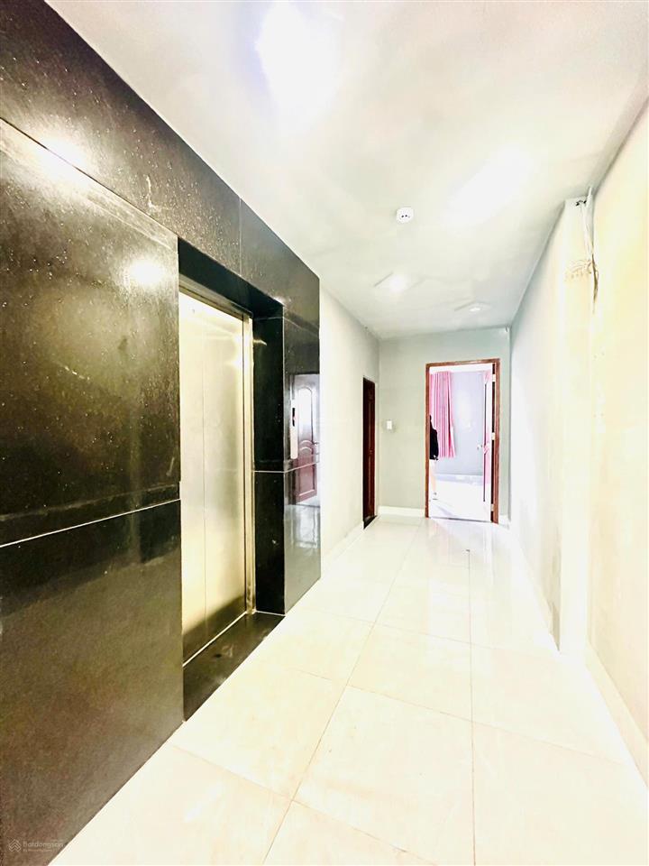 Cho thuê nhà mặt tiền 42c hoàng hoa thám  6 tầng thang máy  giá chỉ 40 triệu