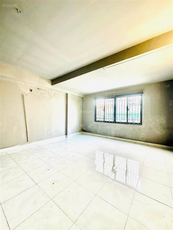 Cho thuê nhà mặt tiền 42c hoàng hoa thám  6 tầng thang máy  giá chỉ 40 triệu