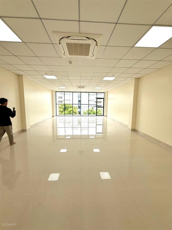 Cho thuê tòa nhà mặt tiền 39 hồng hà  hầm 7 tầng  giá thương lượng
