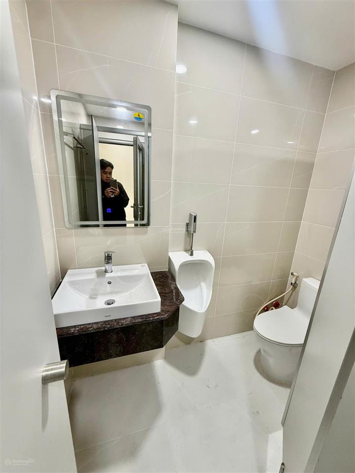 Cho thuê tòa nhà mặt tiền 39 hồng hà  hầm 7 tầng  giá thương lượng