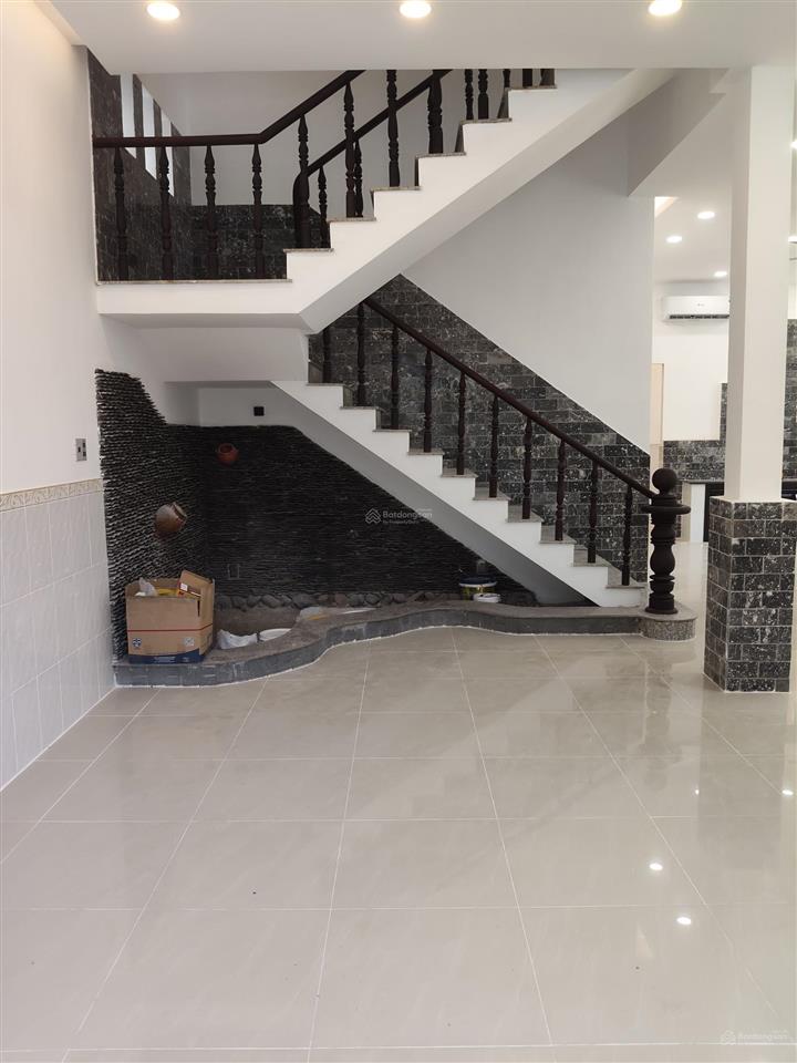 Chính chủ cần bán căn biệt thự rộng 300m2 đất nhà có 3 lầu 8 phòng ngủ 7wc bán 12,5 tỷ thương lượng