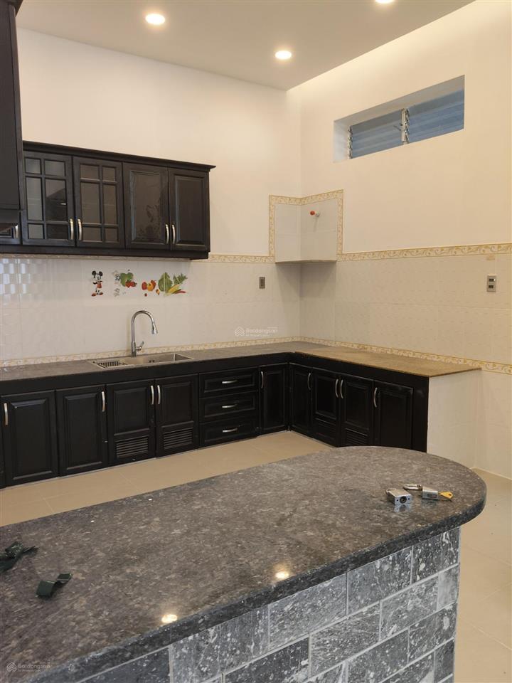 Chính chủ cần bán căn biệt thự rộng 300m2 đất nhà có 3 lầu 8 phòng ngủ 7wc bán 12,5 tỷ thương lượng