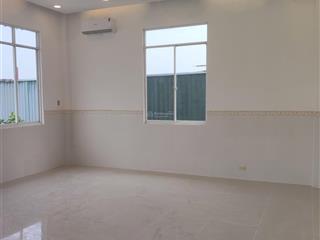 Cần bán nhà 4 lầu nở hậu chữ l địa chỉ 505/6 nguyễn kiệm p9, phú nhuận ngang 4m dài 14m nở hậu l 8m