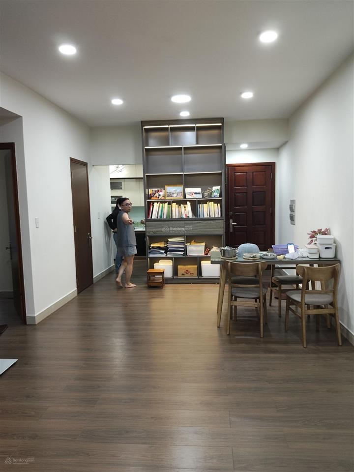 Chính chủ cần bán căn góc lầu 6 chung cư thiên nam quận 10 nhà có sổ hồng gồm có 3 phòng ngủ 127m2