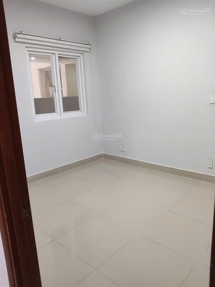 Bán chung cư cũ cầu thang bộ lầu 2 mặt tiền nguyễn trãi quận 5 có sổ hồng 2 phòng ngủ giá 3,5 tỷ