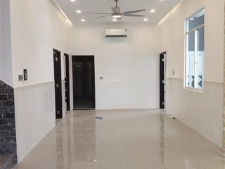 Cho thuê nhà mặt tiền trần hưng đạo quận 1 gồm 1 hầm 4 lầu ngang 4m dài 16m có tháng máy