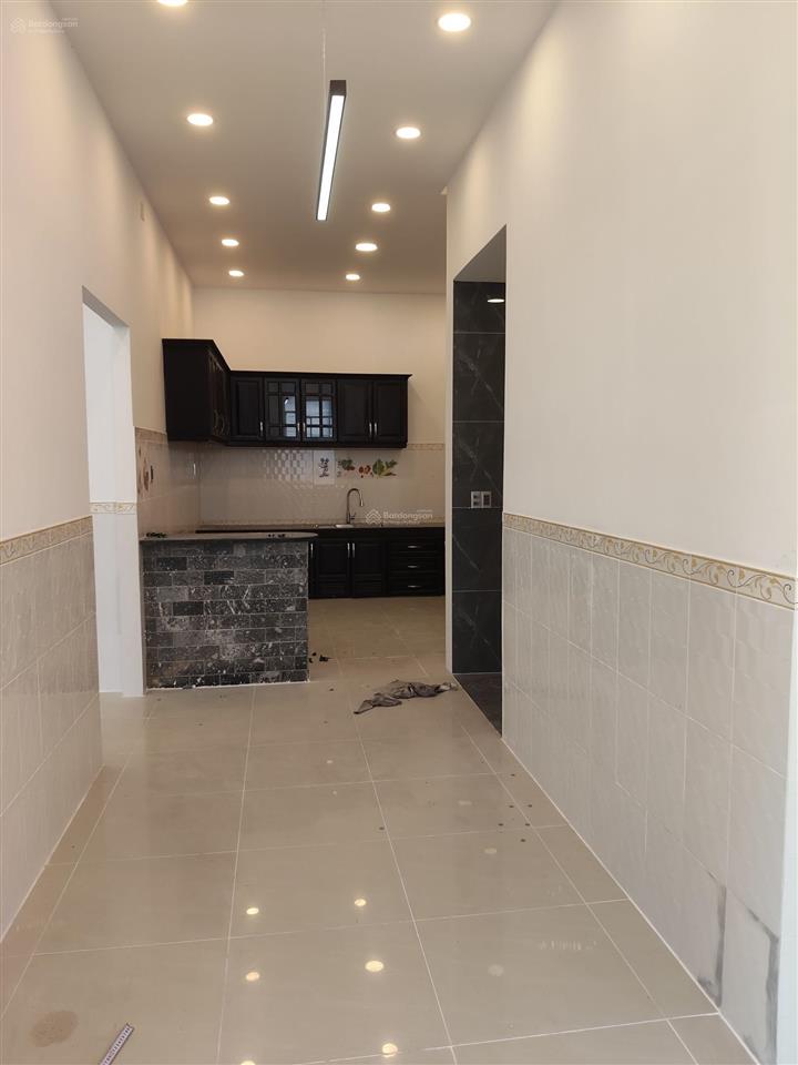 Cho thuê nhà mặt tiền trần hưng đạo quận 1 gồm 1 hầm 4 lầu ngang 4m dài 16m có tháng máy