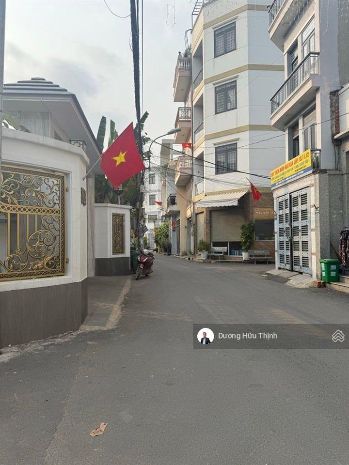 Kẹt tiền bán gấp nhà đường 102 tăng nhơn phú q9