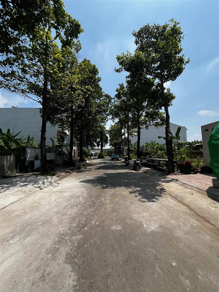 Chủ gửi . lô đất 100m2 khu thanh thiếu niên miền nam đường bưng ông thoàn