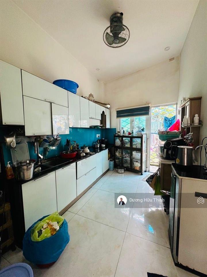 5,95 tỷ nhà 3 tầng liền kề vị trí trung tâm  hiệp phú quận 9 ( cũ)