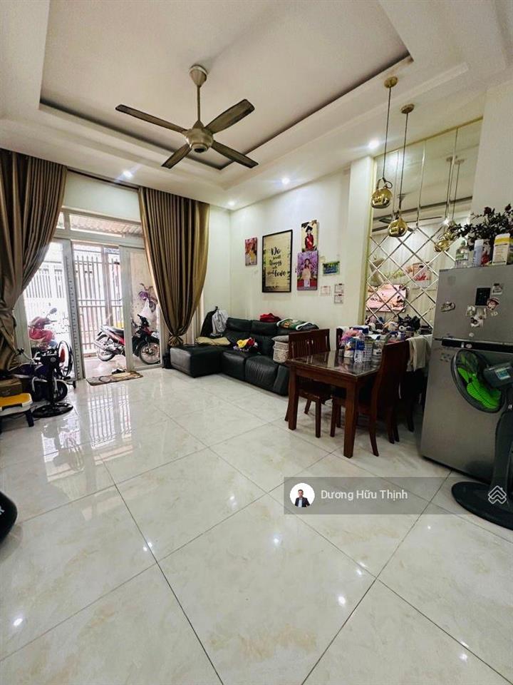 5,95 tỷ nhà 3 tầng liền kề vị trí trung tâm  hiệp phú quận 9 ( cũ)