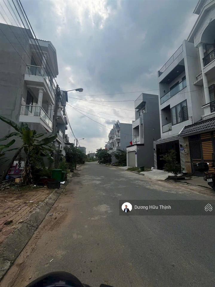Kẹt tiền chủ bán lại lô đất đường bưng ông thoàn khu samsung villa 61m2 3ty850