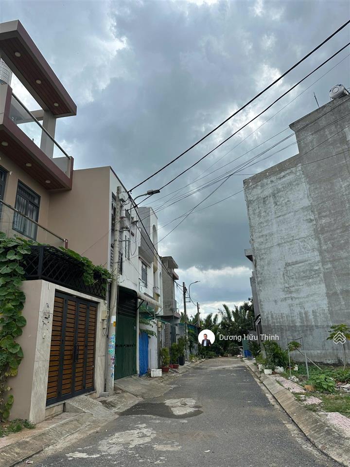 Lô góc 3 mặt tiền kdc shtp xây full đất
