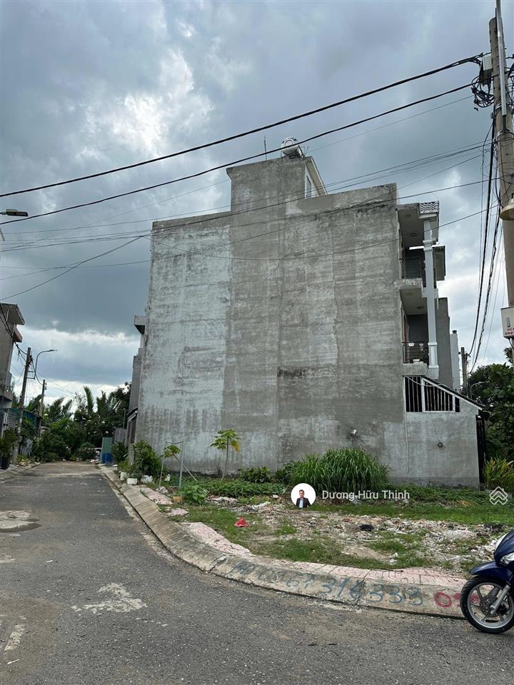 Lô góc 3 mặt tiền kdc shtp xây full đất